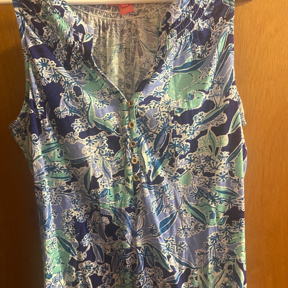 Lilly Pulitzer essie top size large